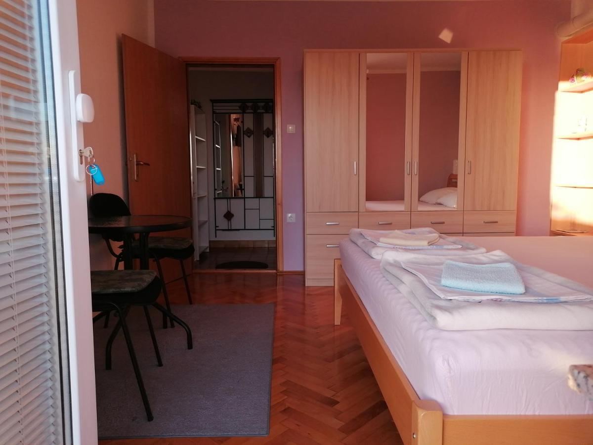 Guest House Pamela Senj  Luaran gambar
